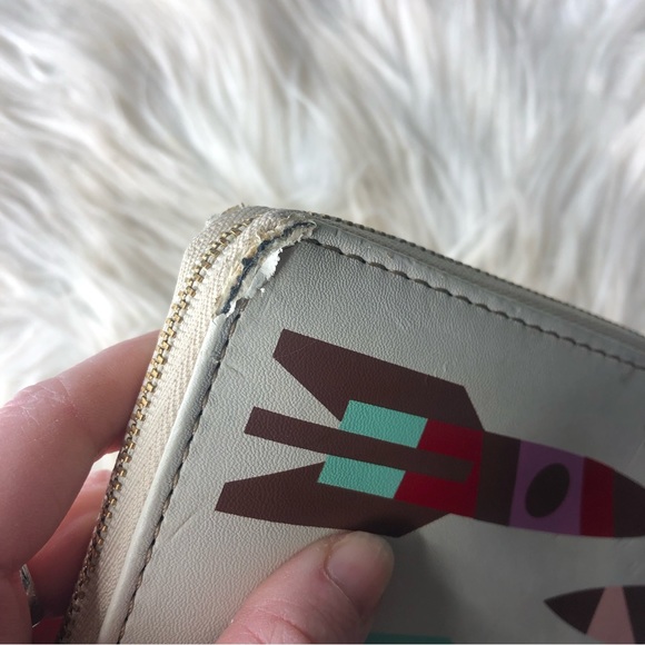 Fossil space ship rocket ship white zip around wallet - Picture 2 of 6